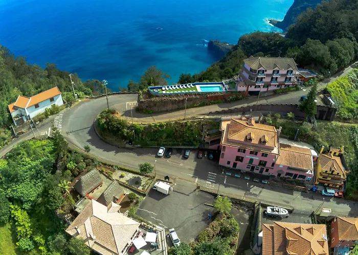 Bed & Breakfast In Nature Santana (Madeira)