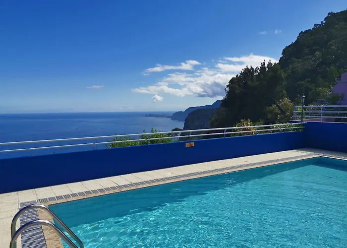 Bed & Breakfast In Nature Santana (Madeira)