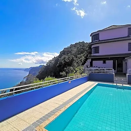In Nature Bed and Breakfast Santana (Madeira)