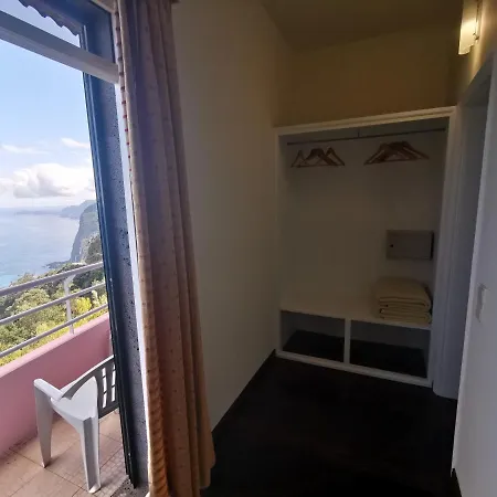 In Nature Oda ve Kahvaltı 3*